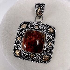 Suarti Bali BA 925 Sterling Silver & 18K Gold Baltic Square Amber Pendant